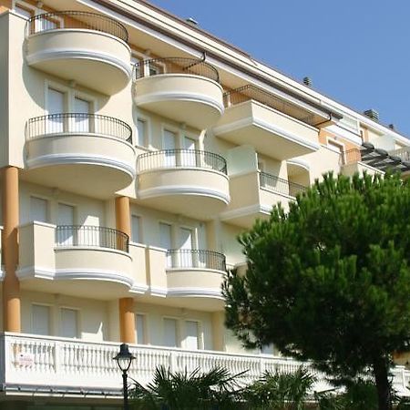 Residence Il Tulipano Риччоне Экстерьер фото