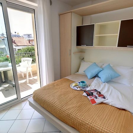 Residence Il Tulipano Риччоне Экстерьер фото