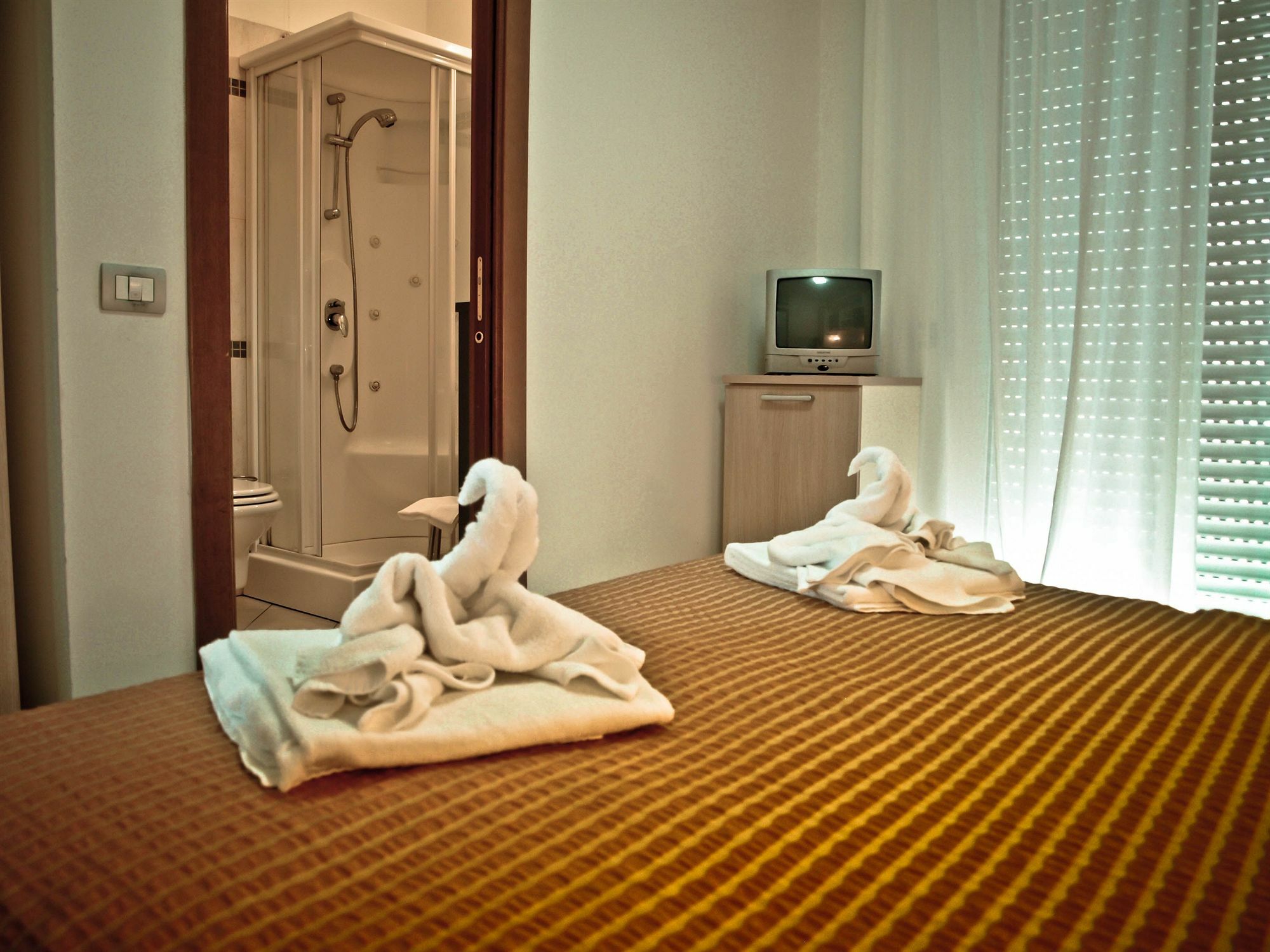 Residence Il Tulipano Риччоне Экстерьер фото